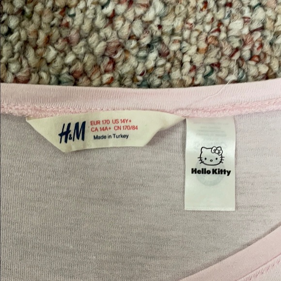 Hello kitty shirt - Picture 3 of 3